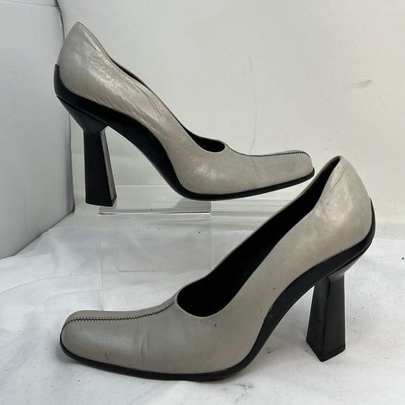 Prada Sz 38 Gray Leather Cuban Heel Pumps - Picture 2 of 15